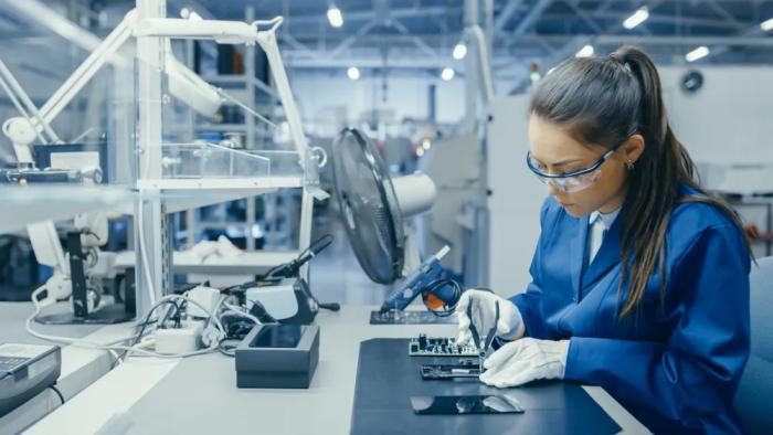 การแปรรูปเครื่องกลึง CNC และสร้างสรรค์สิ่งใหม่ ๆ และแสวงหาการพัฒนาอย่างแข็งขัน